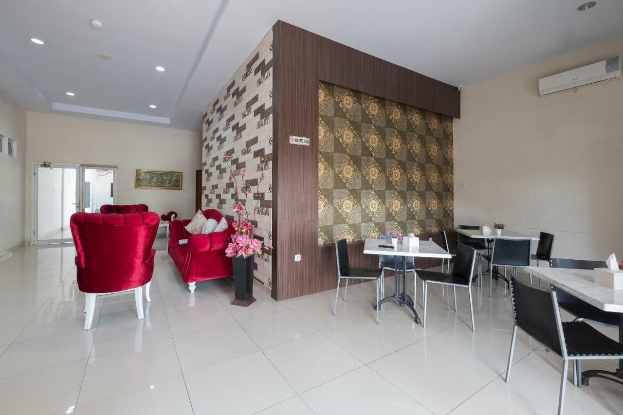 Hotel Astra Novilia Макасар Экстерьер фото